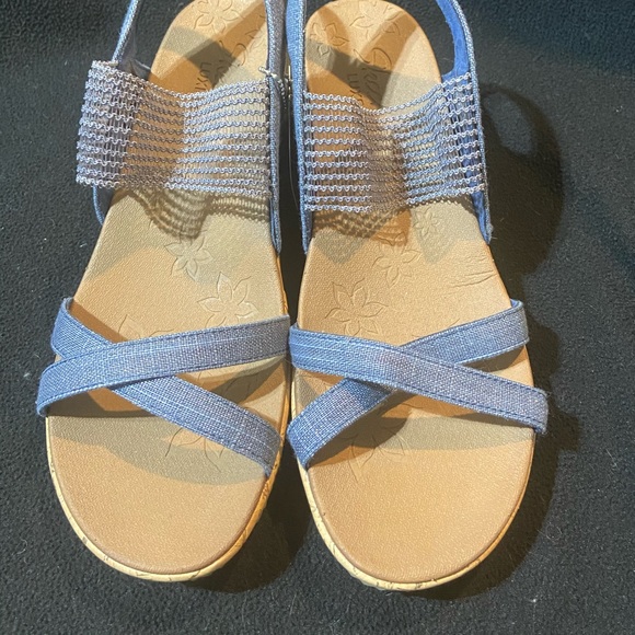 Sketchers wedge sandals - Picture 2 of 4